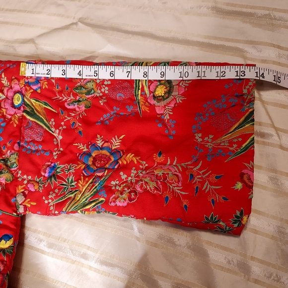 VTG NEIMAN MARCUS Red Floral Quilted Robe - Picture 11 of 11